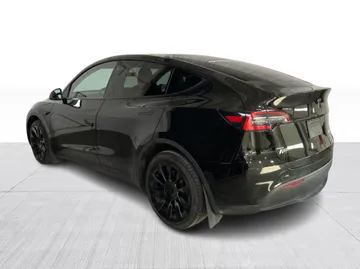 2021 Tesla Model Y - image 11