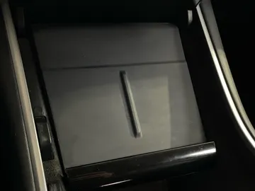 2021 Tesla Model Y - image 28