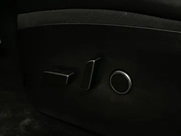 2021 Tesla Model Y - image 18