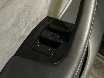 2021 Tesla Model Y - image 24