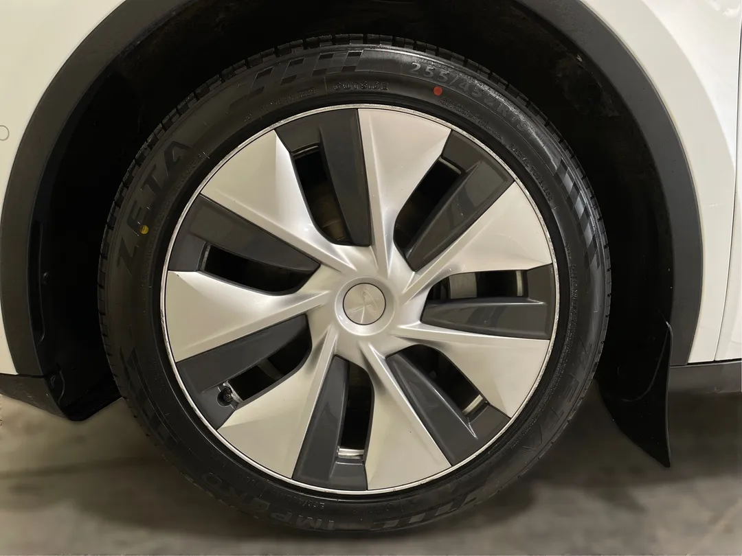 2021 Tesla Model Y Long Range AWD, photo 6