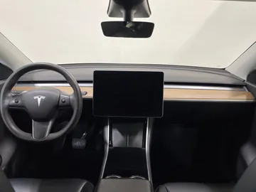 2021 Tesla Model Y - image 4