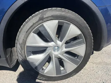 2021 Tesla Model Y - image 7