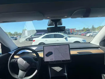 2021 Tesla Model Y - image 9