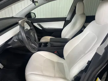 2021 Tesla Model Y - image 3