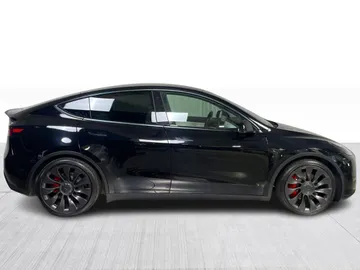 2021 Tesla Model Y - image 2