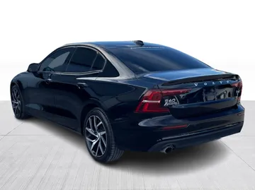 2019 Volvo S60 - image 12