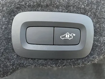 2019 Volvo S60 - image 20