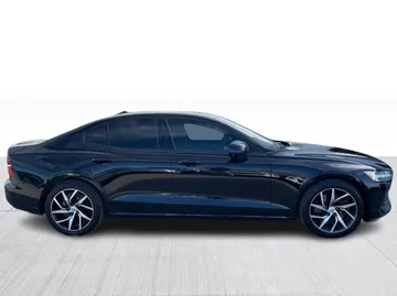 2019 Volvo S60 - image 2