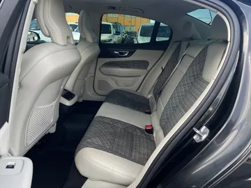 2019 Volvo S60 - image 16