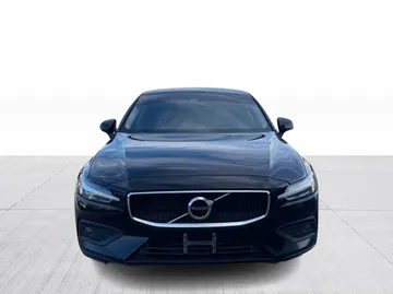 2019 Volvo S60 - image 9