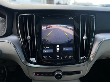 2019 Volvo S60 - image 22