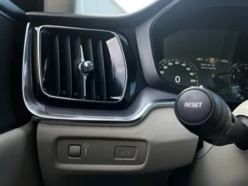 2019 Volvo S60 - image 29