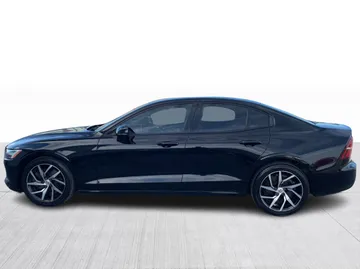 2019 Volvo S60 - image 11