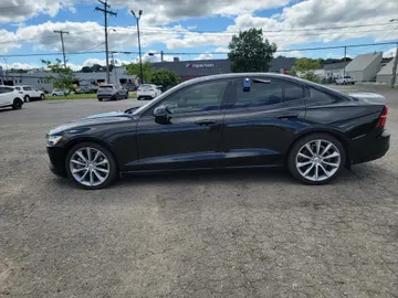 2019 Volvo S60 - image 6