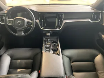 2019 Volvo S60 - image 21