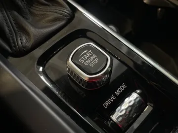 2019 Volvo S60 - image 26