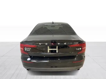 2019 Volvo S60 - image 7