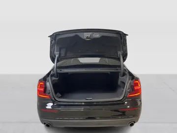 2019 Volvo S60 - image 13