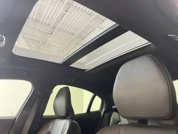2019 Volvo S60 - image 12