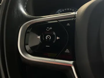 2019 Volvo S60 - image 31