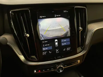 2019 Volvo S60 - image 22