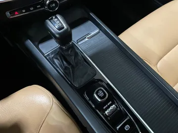 2019 Volvo S60 - image 29