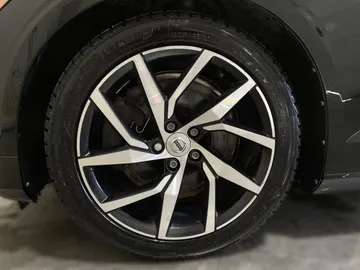 2019 Volvo S60 - image 7