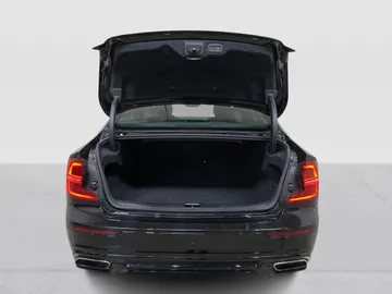 2019 Volvo S60 - image 14