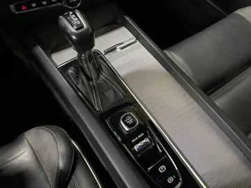 2019 Volvo S60 - image 30