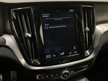 2019 Volvo S60 - image 28