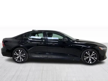 2019 Volvo S60 - image 2