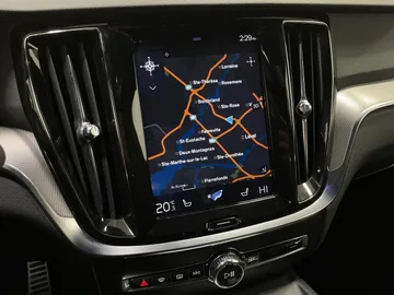 2019 Volvo S60 - image 33