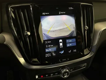 2019 Volvo S60 - image 22