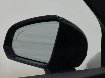 2019 Volvo S60 - image 21