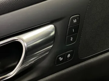 2019 Volvo S60 - image 20