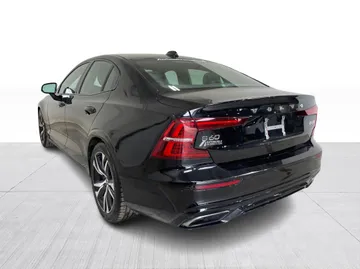 2019 Volvo S60 - image 12