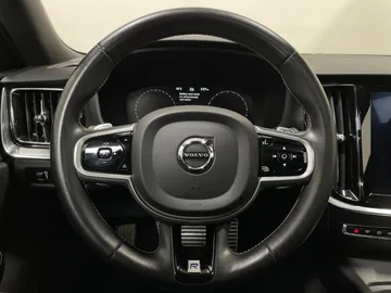 2019 Volvo S60 - image 27