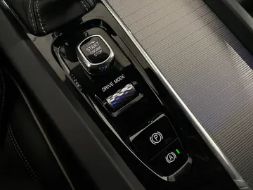 2019 Volvo S60 - image 25