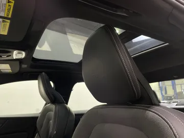 2019 Volvo S60 - image 6