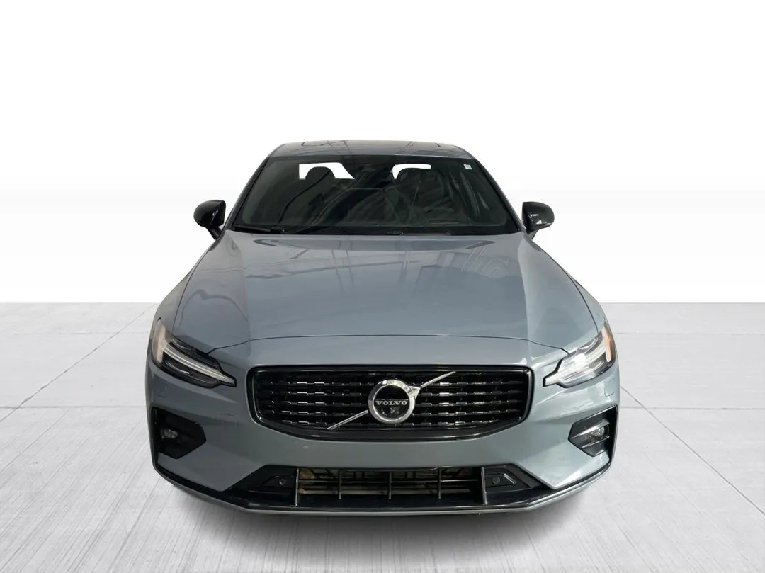 2022 Volvo S60 — photo 8