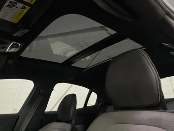 2022 Volvo S60 - image 6