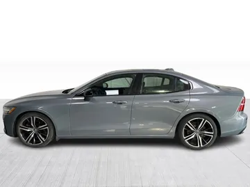 2022 Volvo S60 - image 11