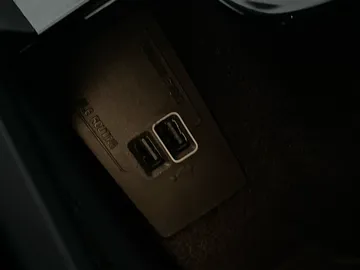 2022 Volvo S60 - image 30