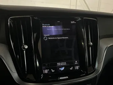 2022 Volvo S60 - image 29
