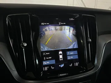 2022 Volvo S60 - image 22