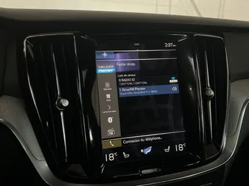 2022 Volvo S60 - image 33