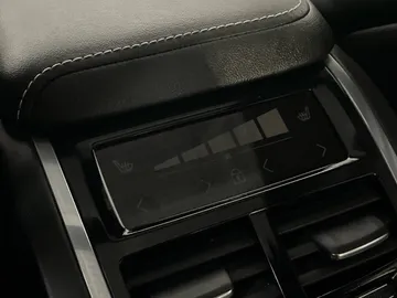 2022 Volvo S60 - image 28