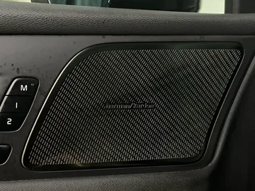 2022 Volvo S60 - image 25