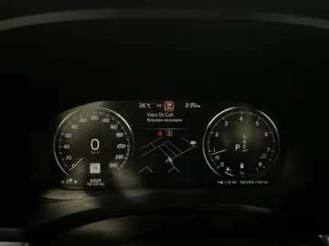 2022 Volvo S60 - image 18